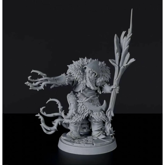 Titan Forge Miniatures: Human Male Druid ver 3